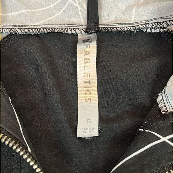 Fabletics Jaie black and white zip hoodie transitional windbreaker size small - Picture 8 of 9